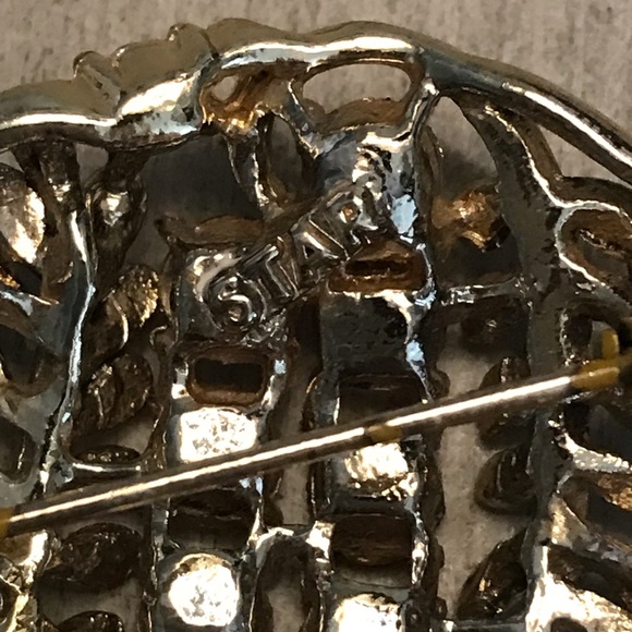 Signed STAR Vintage Brooch Pin - Picture 3 of 5